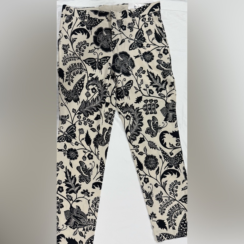 INC International Concepts Black and Cream Floral Leggings